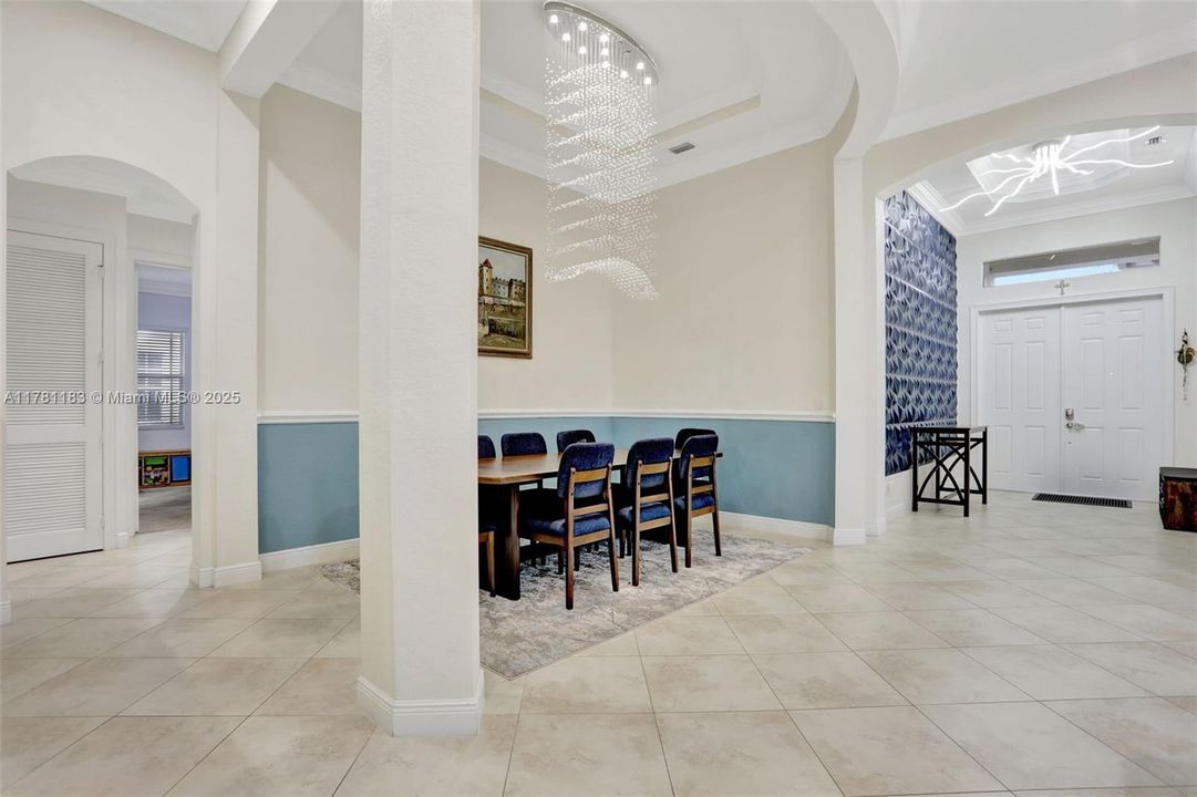 Recently Sold: $1,100,000 (5 beds, 4 baths, 3188 Square Feet)