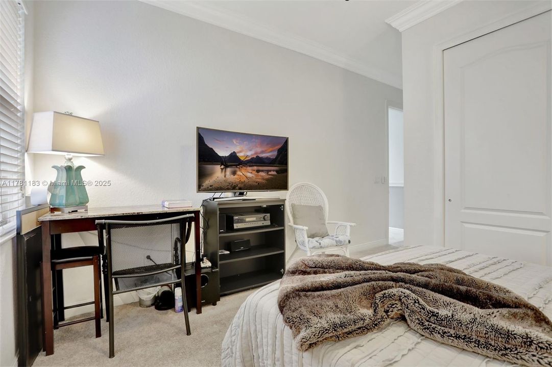 Recently Sold: $1,100,000 (5 beds, 4 baths, 3188 Square Feet)