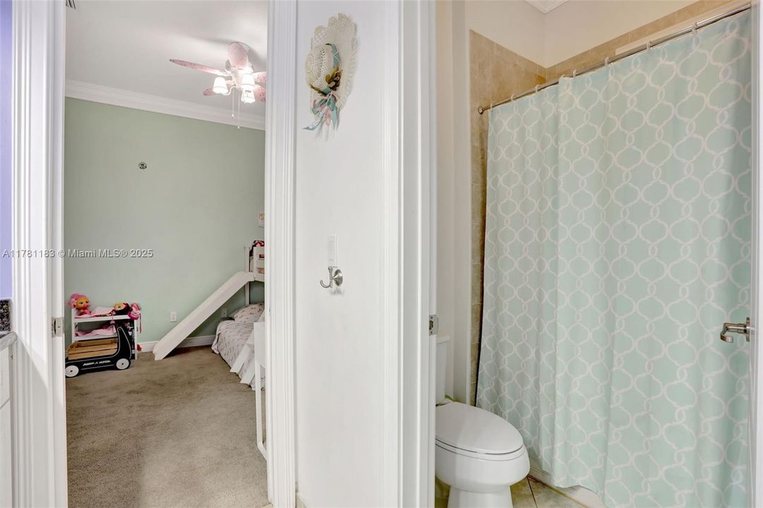 Recently Sold: $1,100,000 (5 beds, 4 baths, 3188 Square Feet)