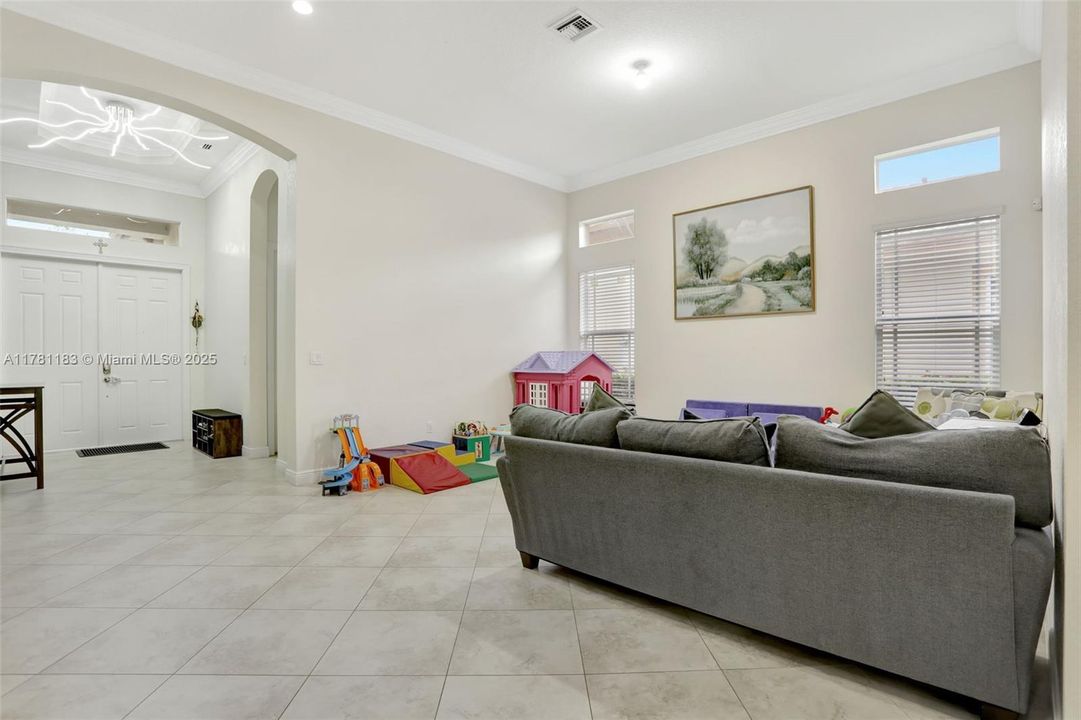 Recently Sold: $1,100,000 (5 beds, 4 baths, 3188 Square Feet)