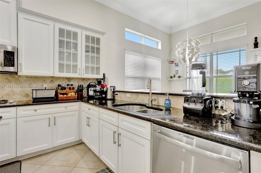 Recently Sold: $1,100,000 (5 beds, 4 baths, 3188 Square Feet)