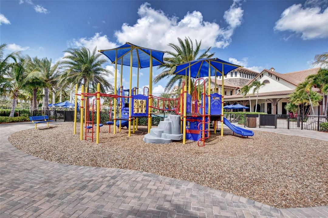 Recently Sold: $1,100,000 (5 beds, 4 baths, 3188 Square Feet)