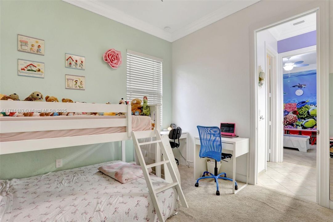 Recently Sold: $1,100,000 (5 beds, 4 baths, 3188 Square Feet)