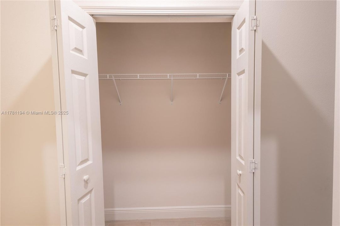 En Renta: $4,100 (4 camas, 3 baños, 2356 Pies cuadrados)