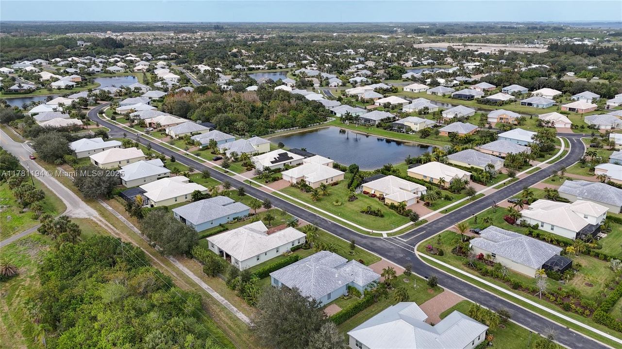 En Renta: $4,100 (4 camas, 3 baños, 2356 Pies cuadrados)