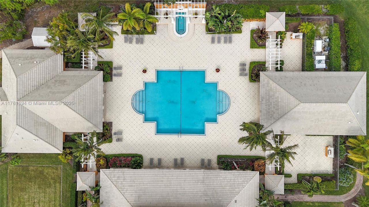 En Renta: $4,100 (4 camas, 3 baños, 2356 Pies cuadrados)