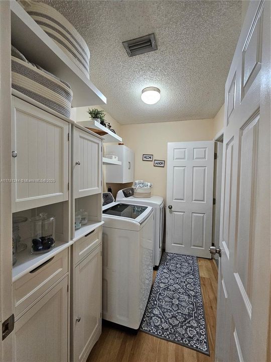 Recently Rented: $3,700 (3 beds, 2 baths, 1758 Square Feet)