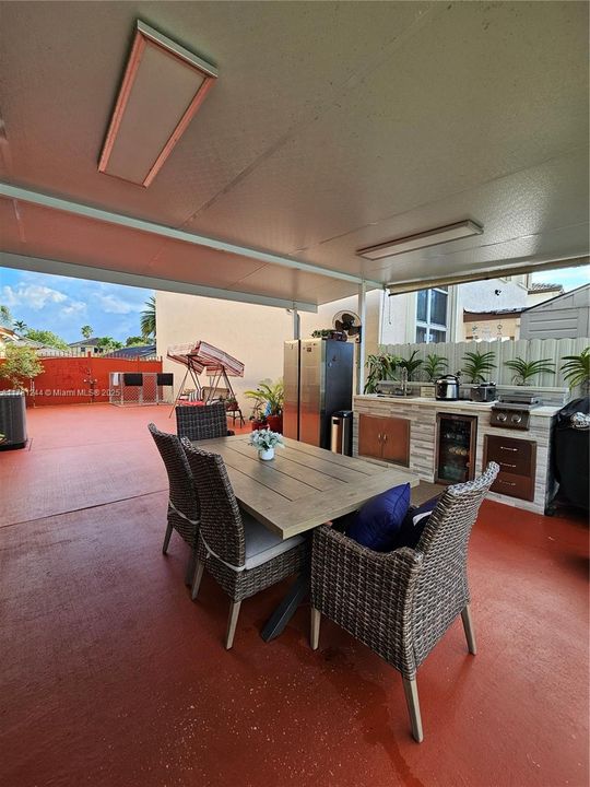 Recently Rented: $3,700 (3 beds, 2 baths, 1758 Square Feet)