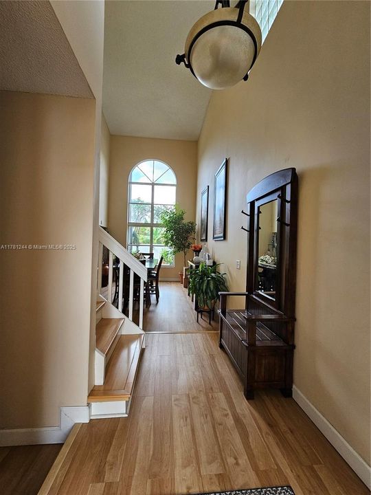 Recently Rented: $3,700 (3 beds, 2 baths, 1758 Square Feet)