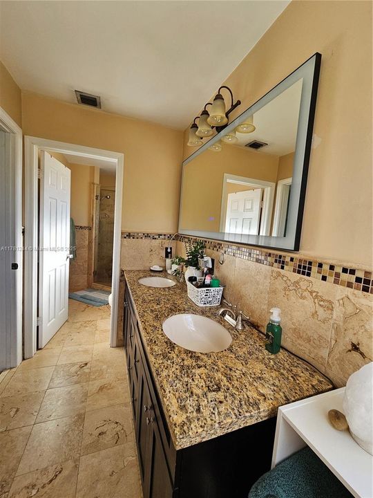 Recently Rented: $3,700 (3 beds, 2 baths, 1758 Square Feet)