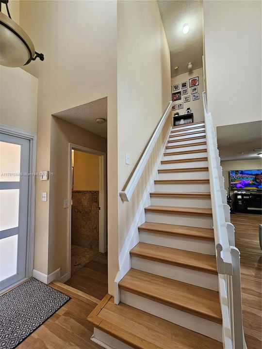 Recently Rented: $3,700 (3 beds, 2 baths, 1758 Square Feet)