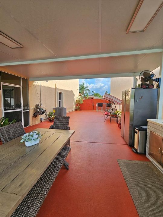 Recently Rented: $3,700 (3 beds, 2 baths, 1758 Square Feet)