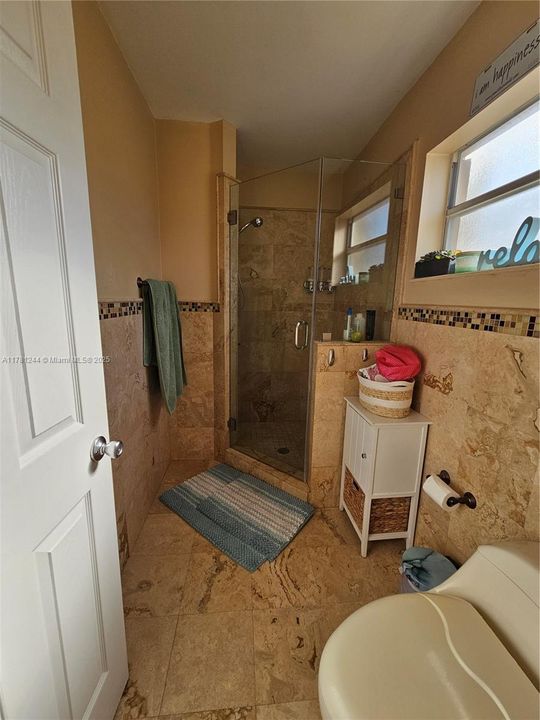 Recently Rented: $3,700 (3 beds, 2 baths, 1758 Square Feet)