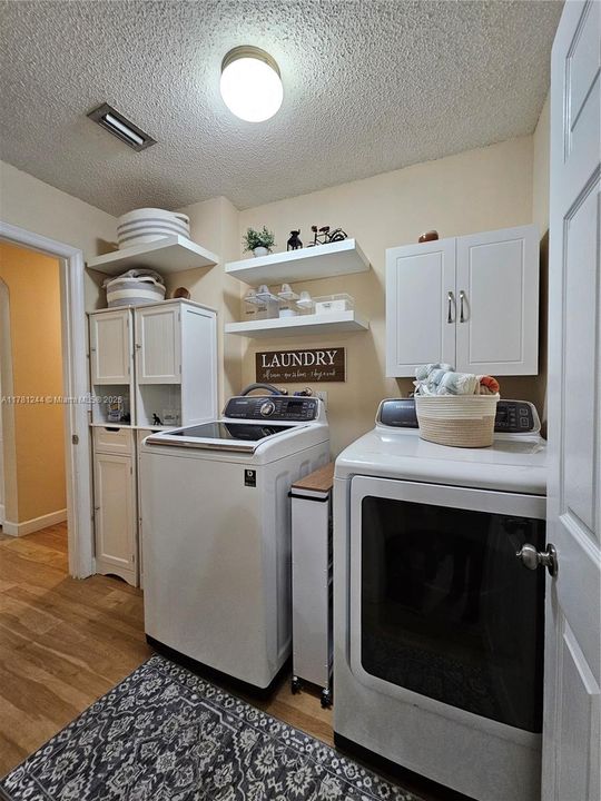 Recently Rented: $3,700 (3 beds, 2 baths, 1758 Square Feet)