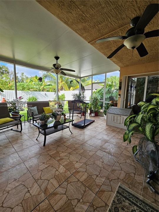 Recently Rented: $3,700 (3 beds, 2 baths, 1758 Square Feet)