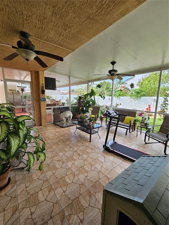 Recently Rented: $3,700 (3 beds, 2 baths, 1758 Square Feet)