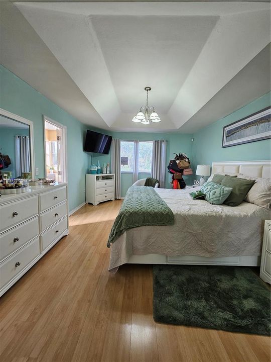 Recently Rented: $3,700 (3 beds, 2 baths, 1758 Square Feet)