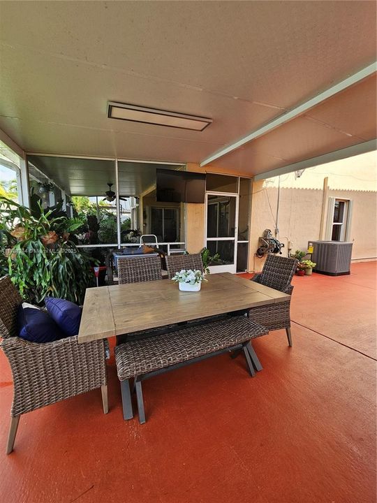 Recently Rented: $3,700 (3 beds, 2 baths, 1758 Square Feet)