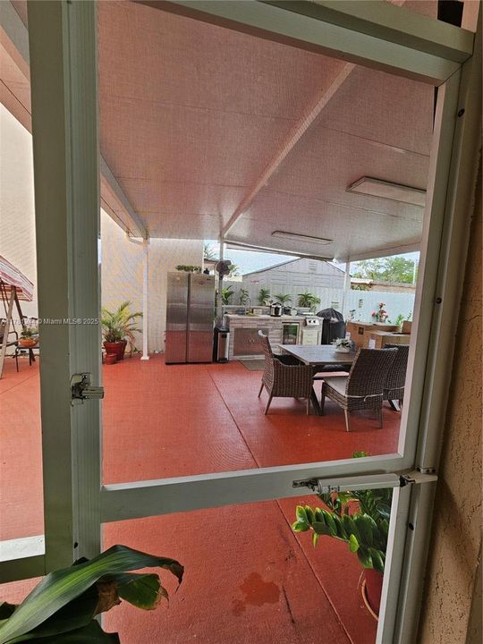 Recently Rented: $3,700 (3 beds, 2 baths, 1758 Square Feet)