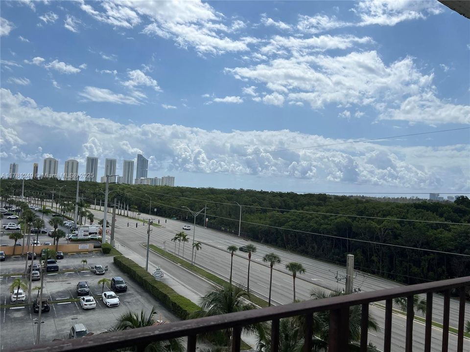 Recently Rented: $1,650 (1 beds, 1 baths, 792 Square Feet)