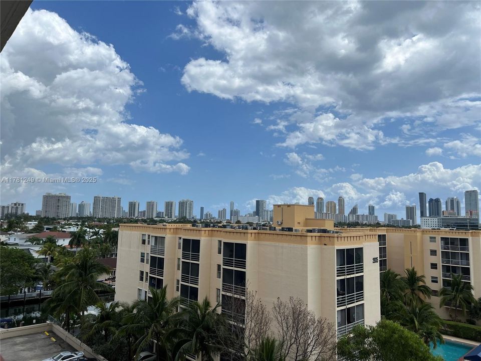 Recently Rented: $1,650 (1 beds, 1 baths, 792 Square Feet)