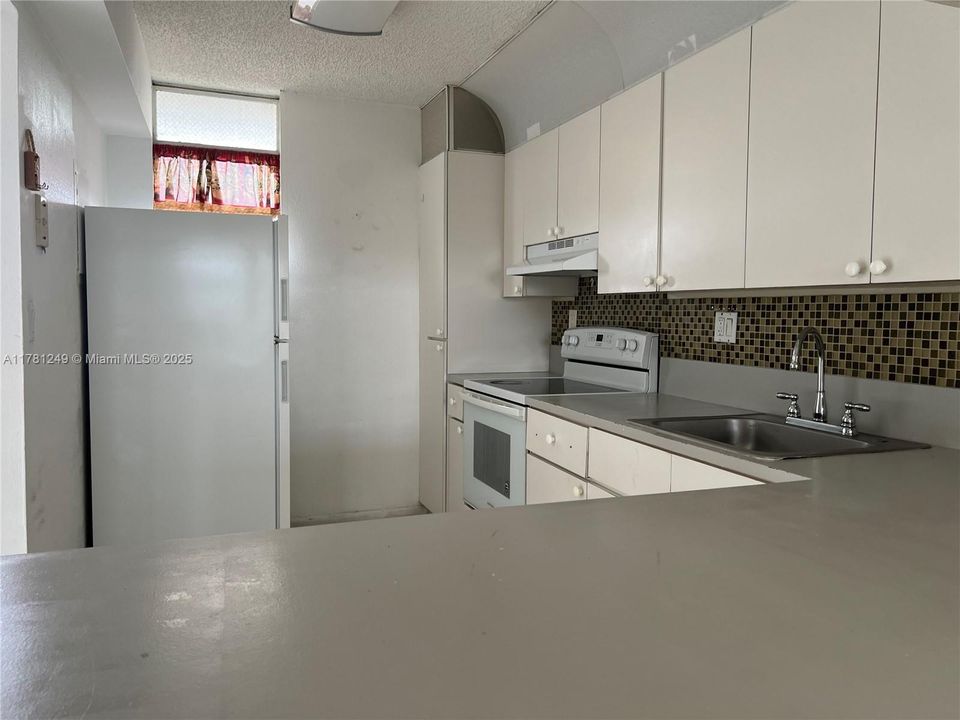Recently Rented: $1,650 (1 beds, 1 baths, 792 Square Feet)