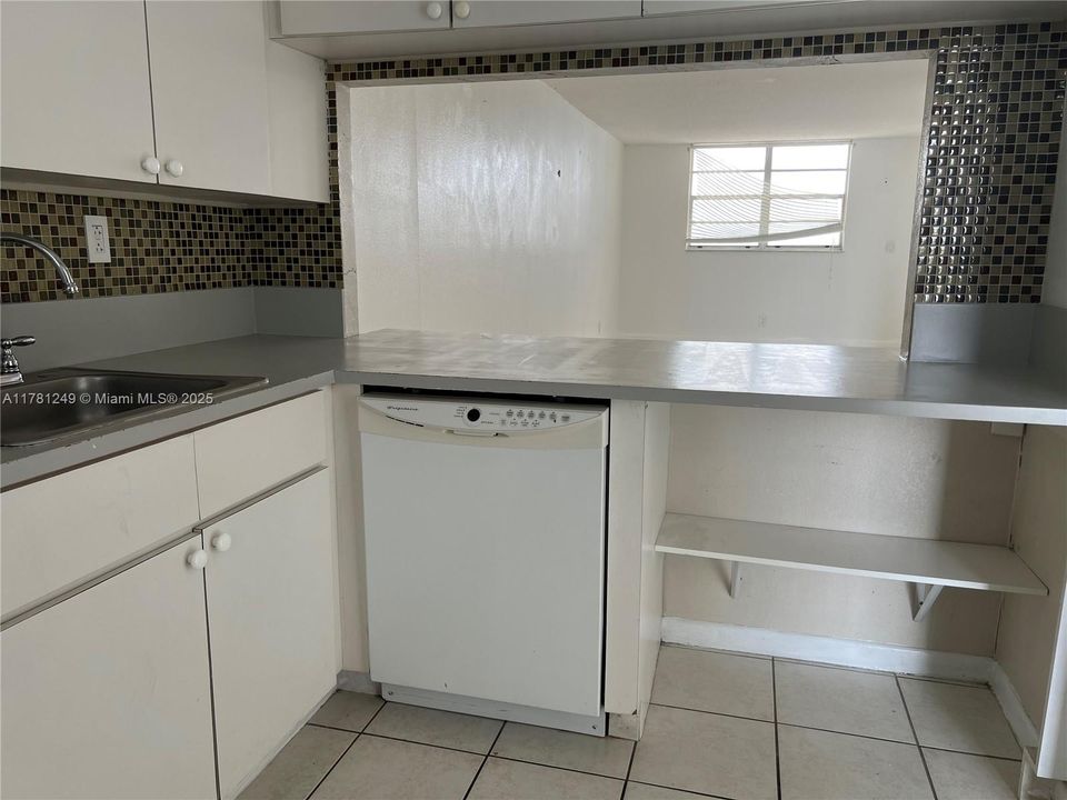 Recently Rented: $1,650 (1 beds, 1 baths, 792 Square Feet)