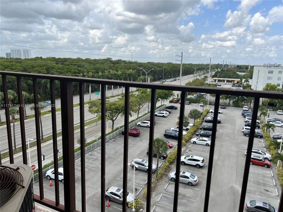 Recently Rented: $1,650 (1 beds, 1 baths, 792 Square Feet)