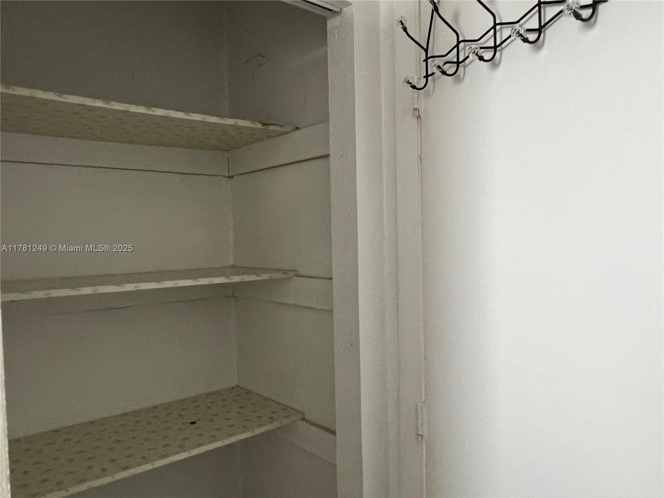 Recently Rented: $1,650 (1 beds, 1 baths, 792 Square Feet)