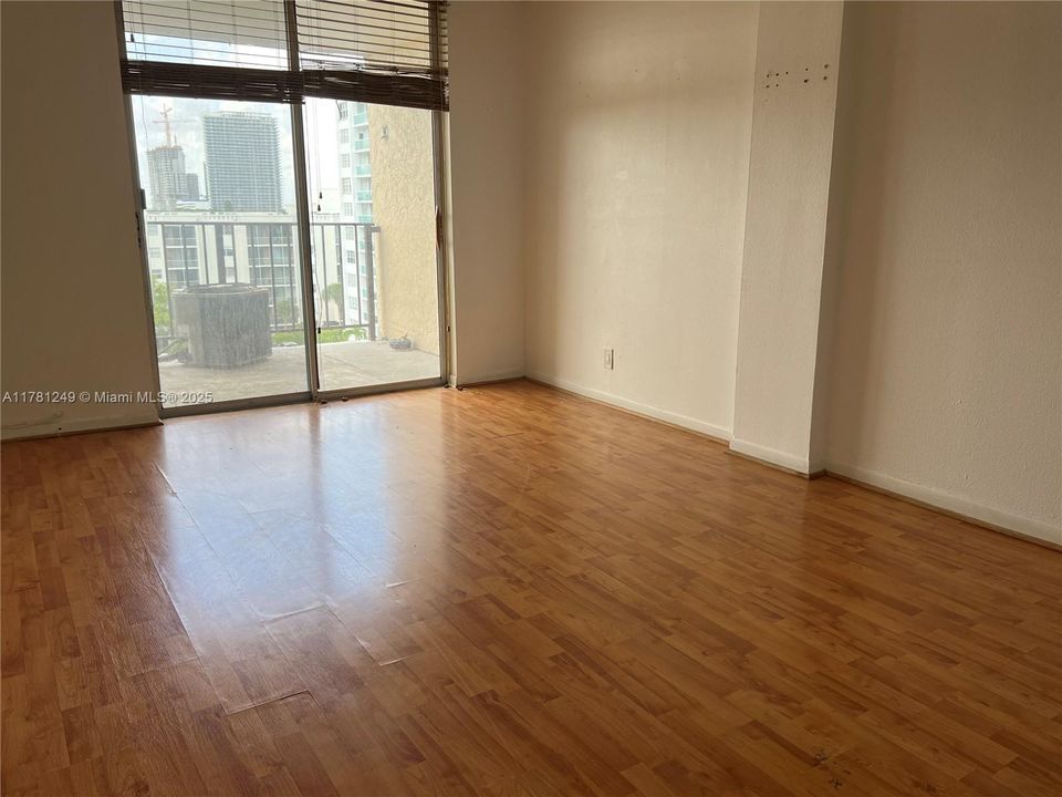 Recently Rented: $1,650 (1 beds, 1 baths, 792 Square Feet)