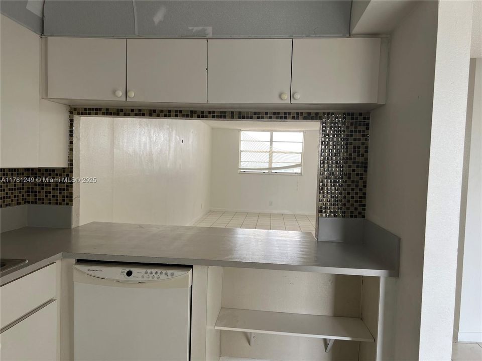 Recently Rented: $1,650 (1 beds, 1 baths, 792 Square Feet)
