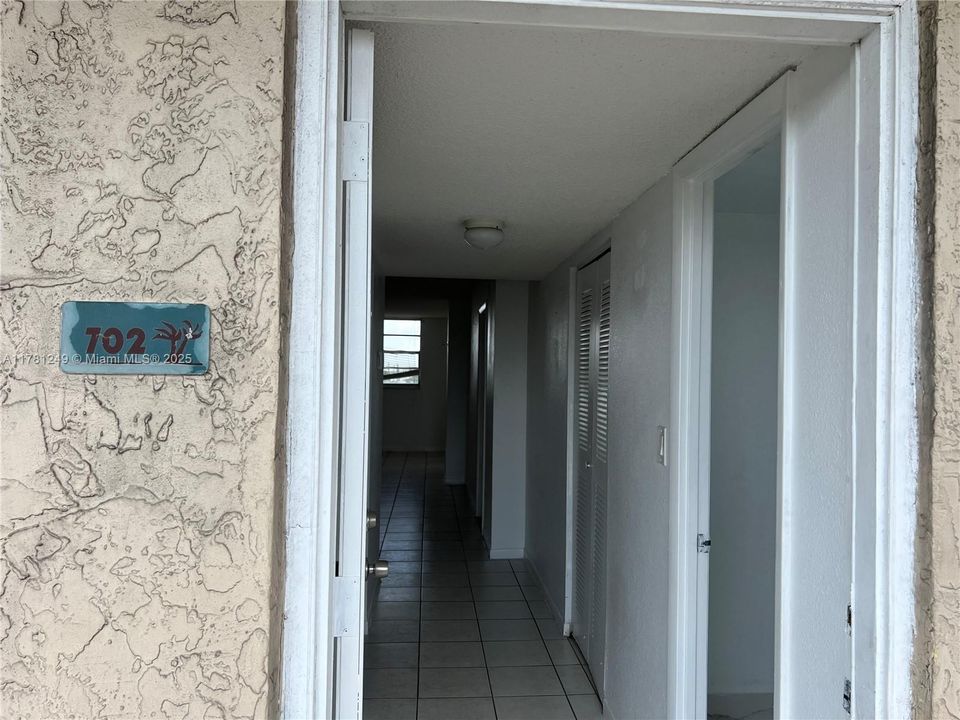 Recently Rented: $1,650 (1 beds, 1 baths, 792 Square Feet)