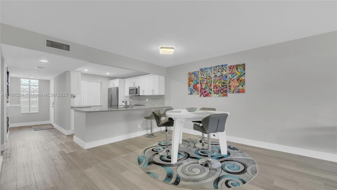 Active With Contract: $355,000 (2 beds, 2 baths, 1231 Square Feet)