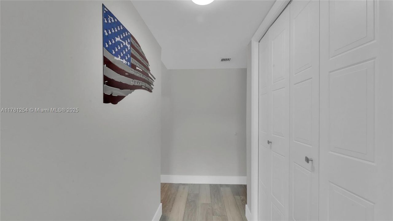 Active With Contract: $355,000 (2 beds, 2 baths, 1231 Square Feet)