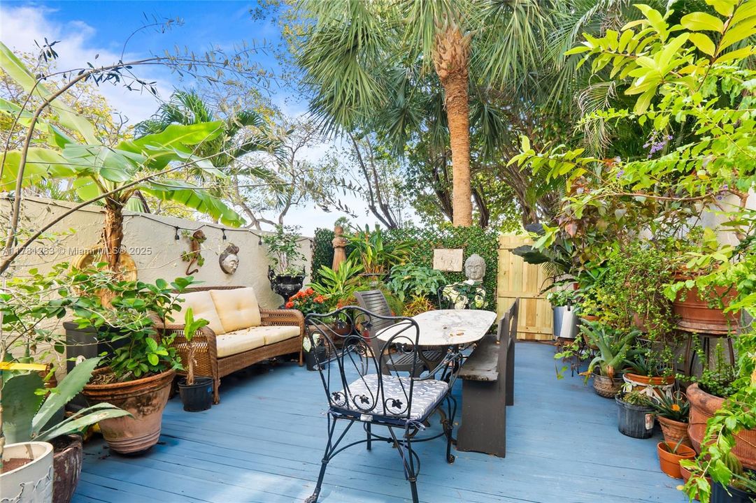 最近售出: $296,000 (2 贝兹, 2 浴室, 1098 平方英尺)