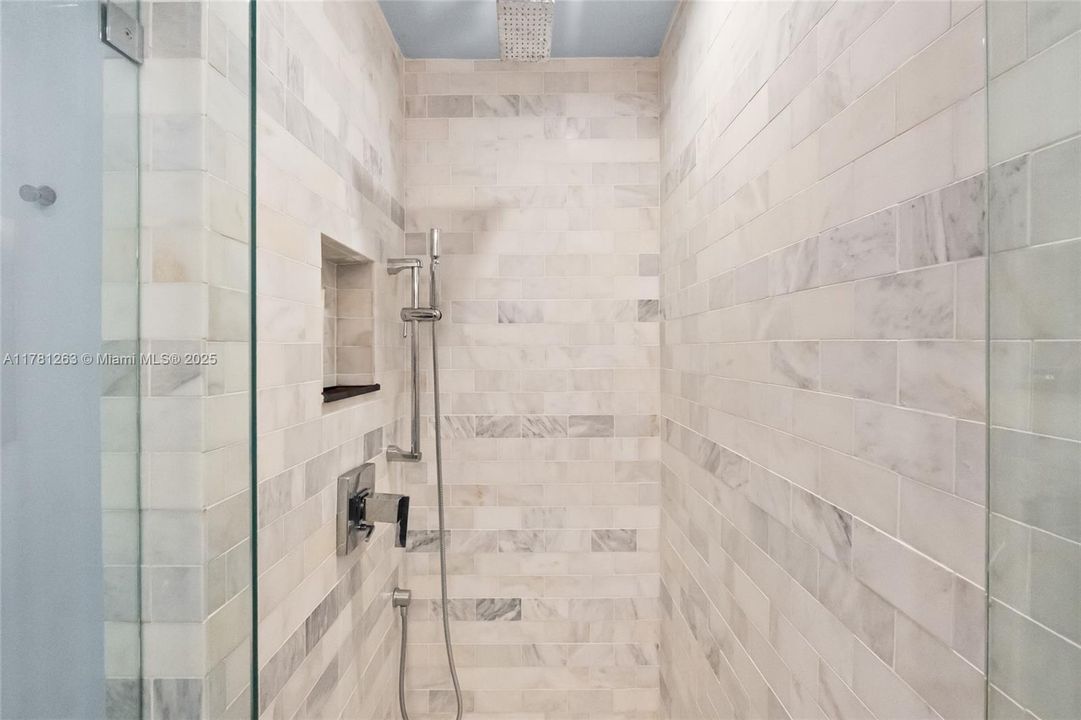 最近售出: $296,000 (2 贝兹, 2 浴室, 1098 平方英尺)