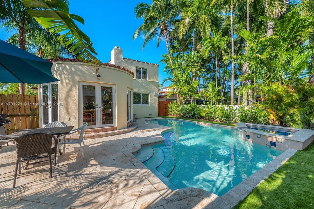 Recently Sold: $1,840,000 (3 beds, 2 baths, 1985 Square Feet)
