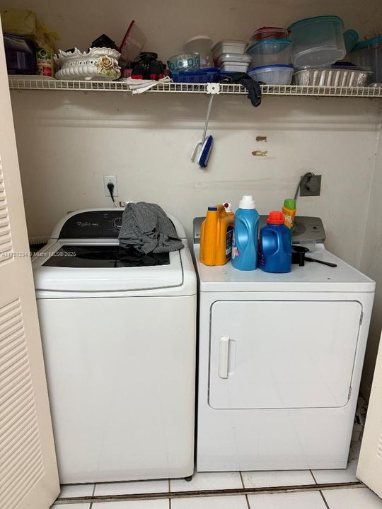 Active With Contract: $380,000 (3 beds, 2 baths, 1150 Square Feet)