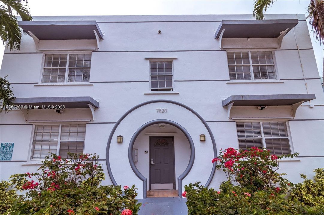 Recently Rented: $2,100 (2 beds, 1 baths, 800 Square Feet)