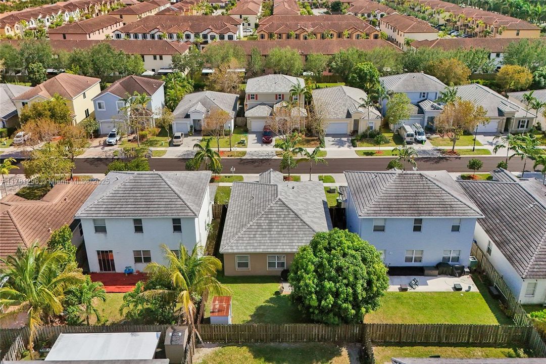 Recently Sold: $480,000 (3 beds, 2 baths, 1678 Square Feet)