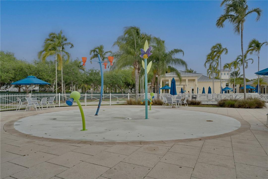 Recently Sold: $480,000 (3 beds, 2 baths, 1678 Square Feet)