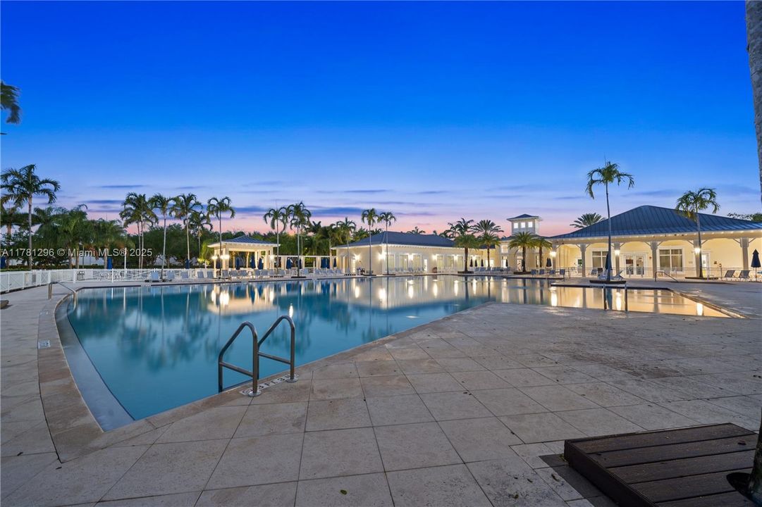 Recently Sold: $480,000 (3 beds, 2 baths, 1678 Square Feet)