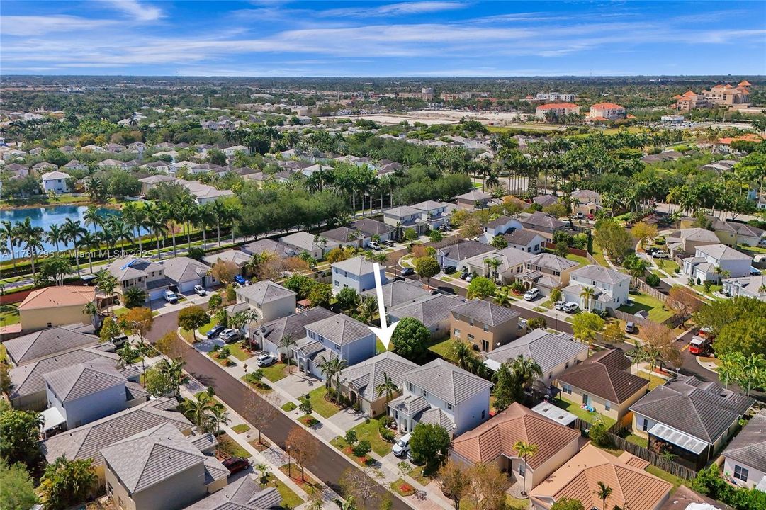 Recently Sold: $480,000 (3 beds, 2 baths, 1678 Square Feet)