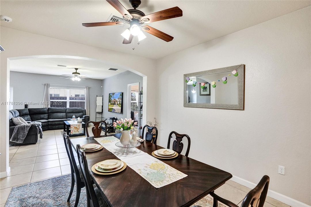 Recently Sold: $480,000 (3 beds, 2 baths, 1678 Square Feet)