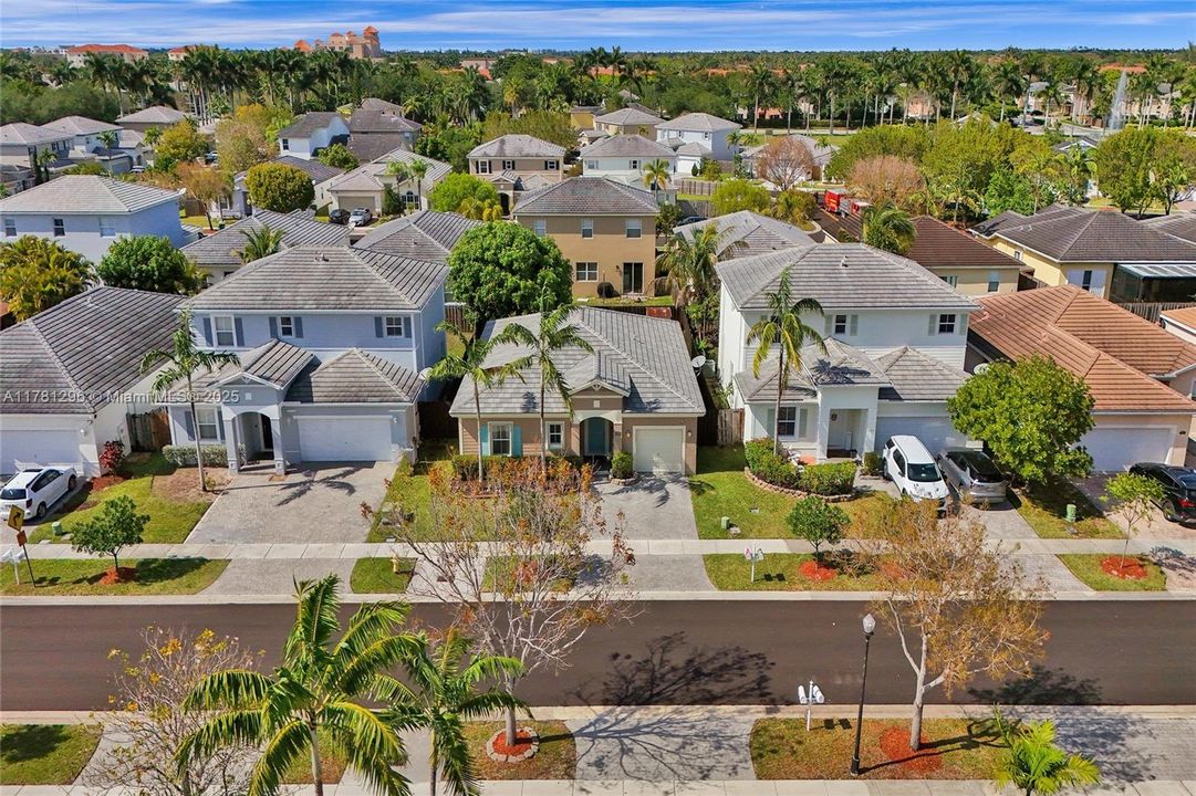 Recently Sold: $480,000 (3 beds, 2 baths, 1678 Square Feet)