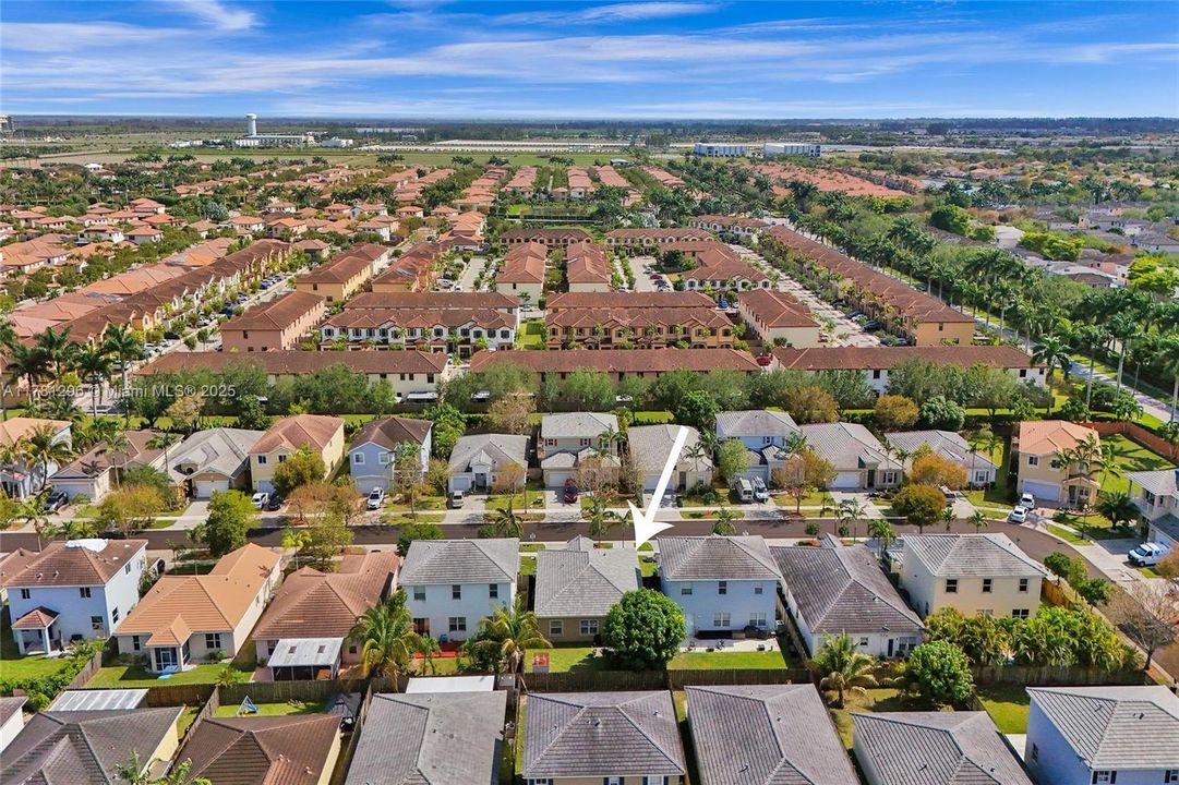 Recently Sold: $480,000 (3 beds, 2 baths, 1678 Square Feet)