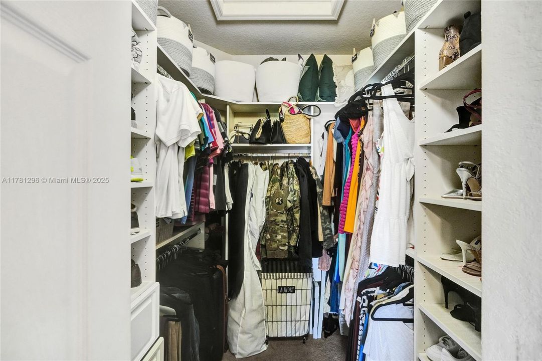 Recently Sold: $480,000 (3 beds, 2 baths, 1678 Square Feet)