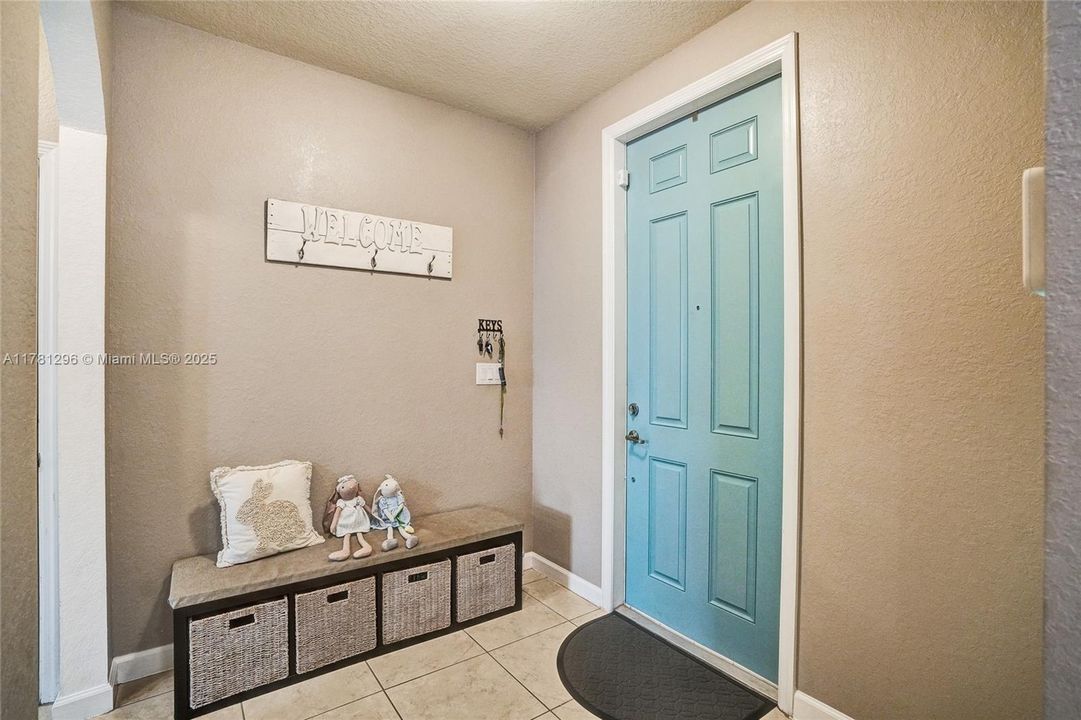 Recently Sold: $480,000 (3 beds, 2 baths, 1678 Square Feet)