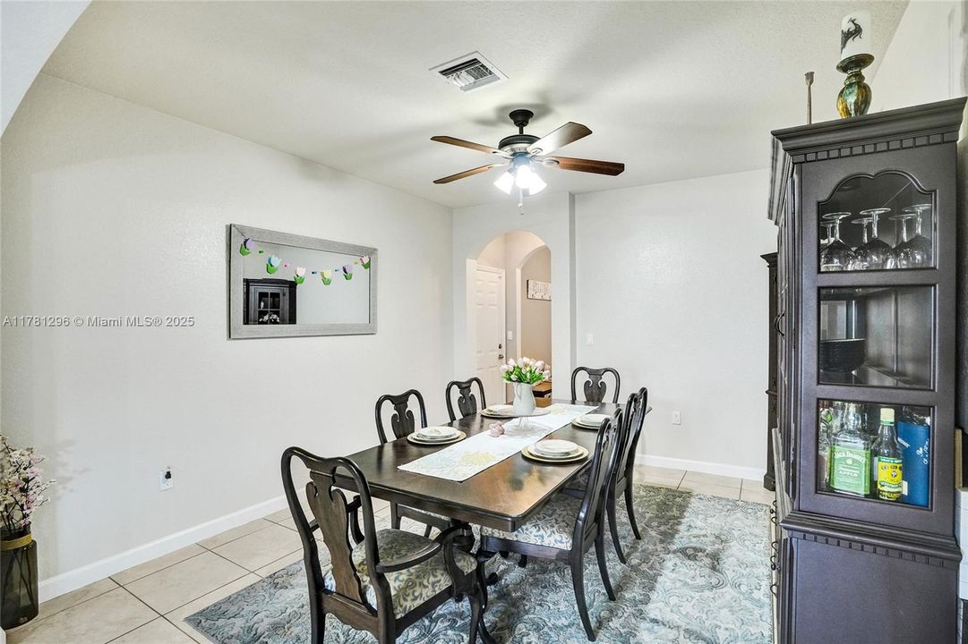 Recently Sold: $480,000 (3 beds, 2 baths, 1678 Square Feet)