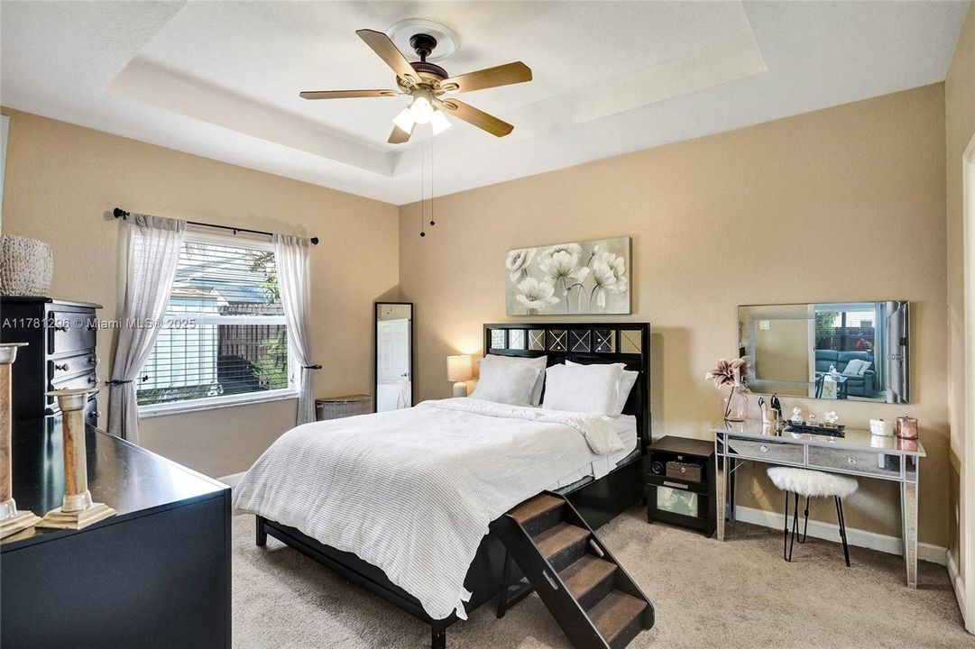 Recently Sold: $480,000 (3 beds, 2 baths, 1678 Square Feet)